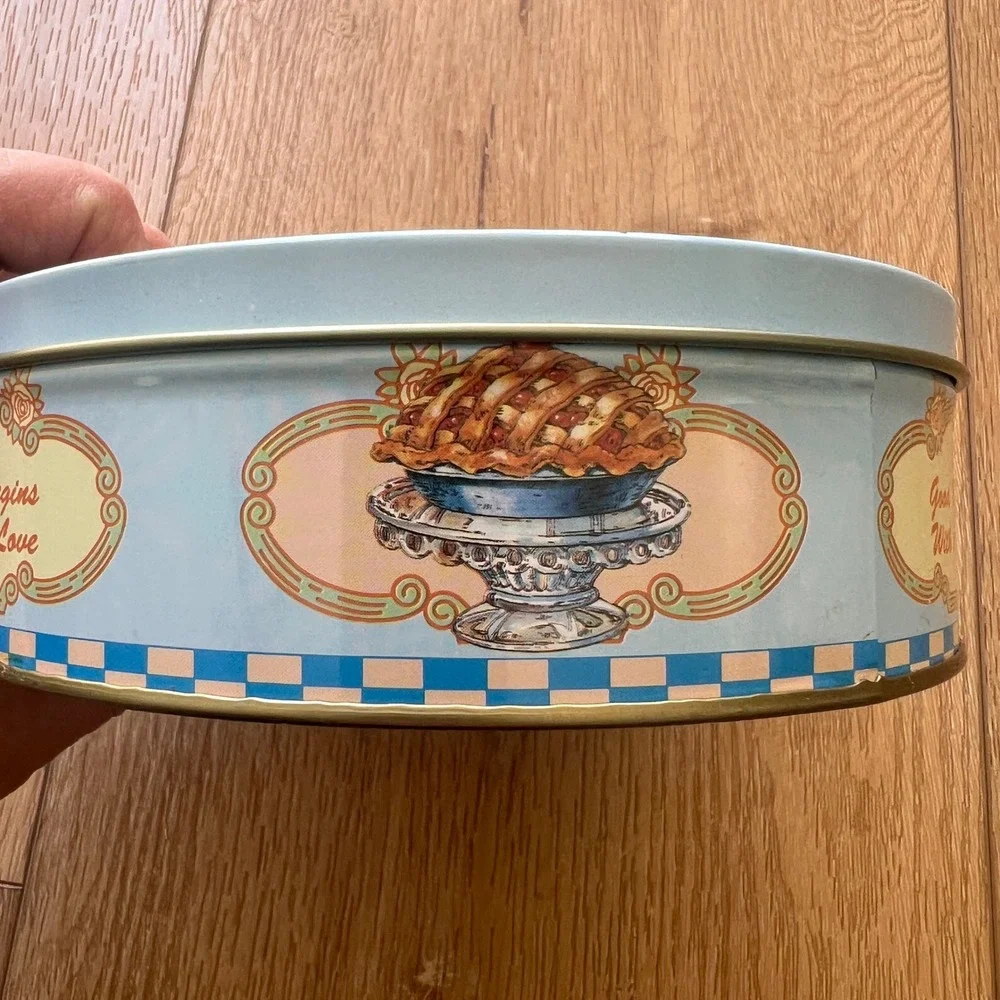 Vintage Giftco Teddy Bear Baking Kitchen Metal Cookie Tin Blue Round 7.5 Inch